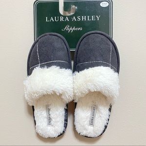 Laura Ashley womens gray/white slippers NWT